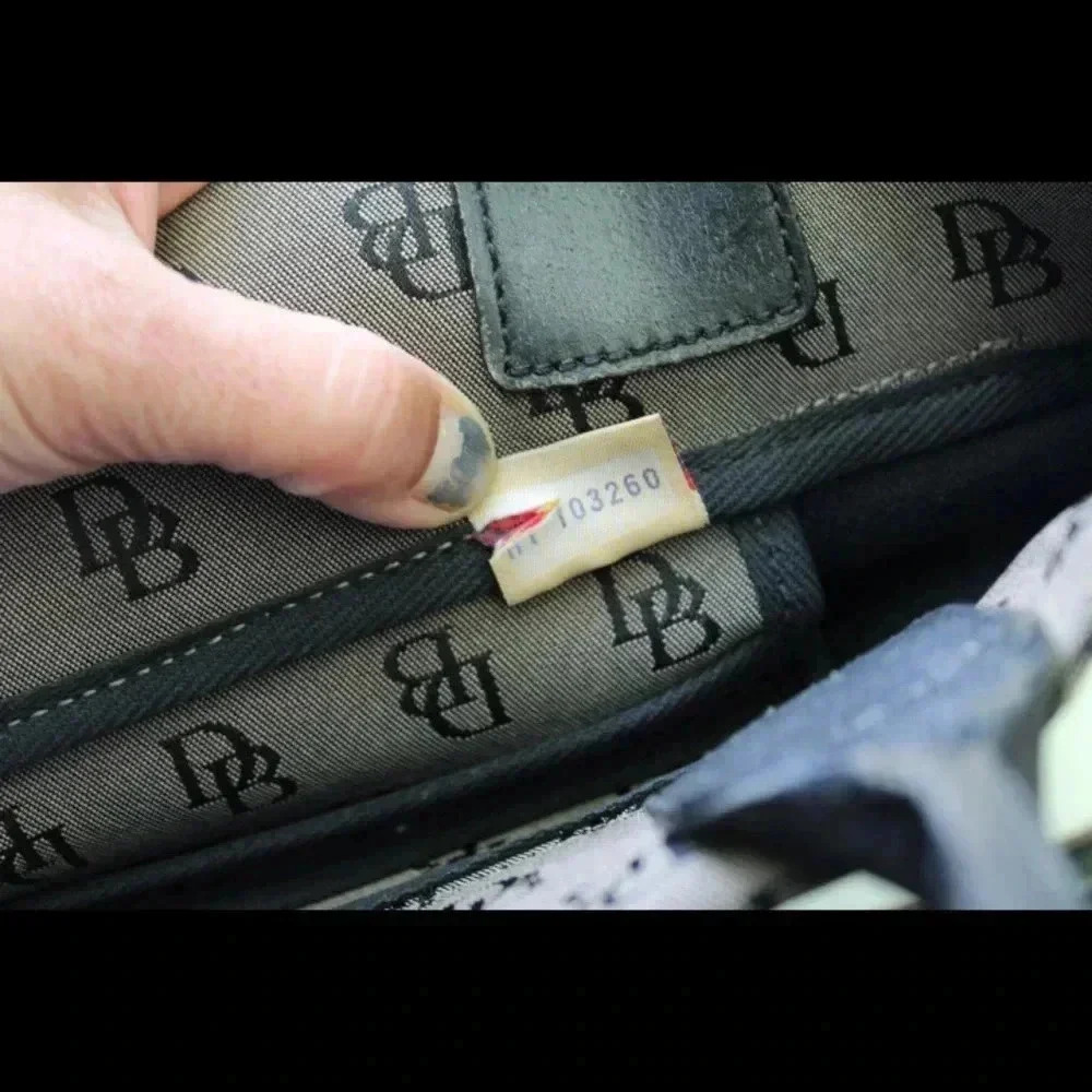 Dooney & Bourke tote bag - Picture 9 of 15